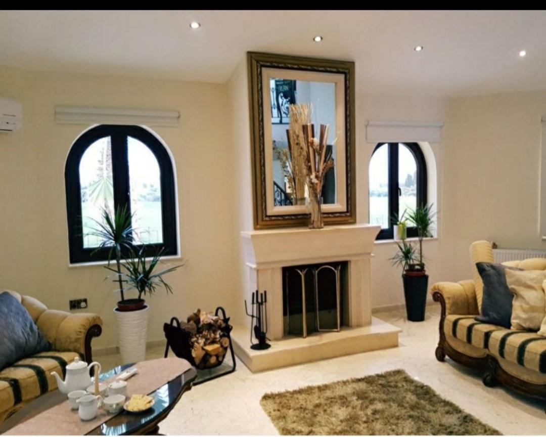Villa Mansion 12 à Larnaca Extérieur photo