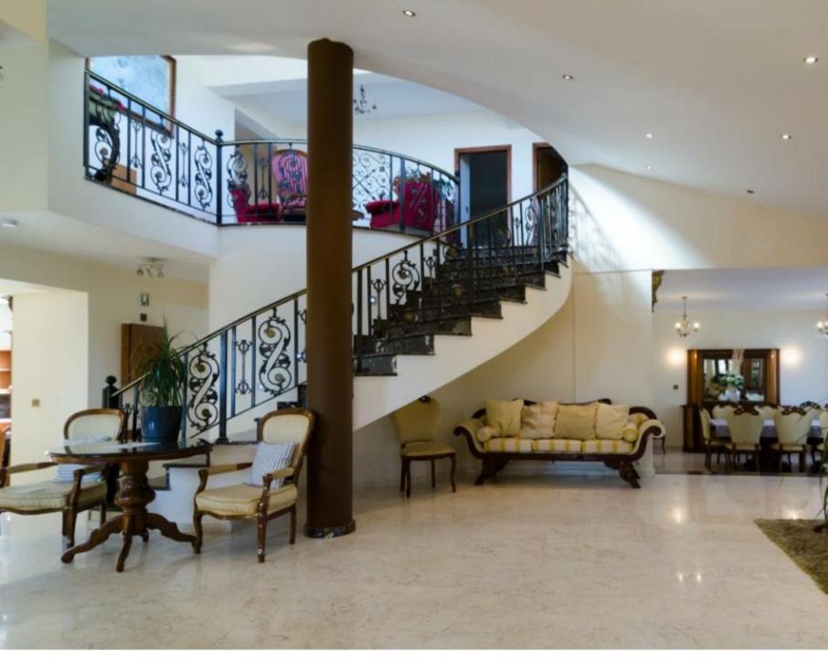 Villa Mansion 12 à Larnaca Extérieur photo