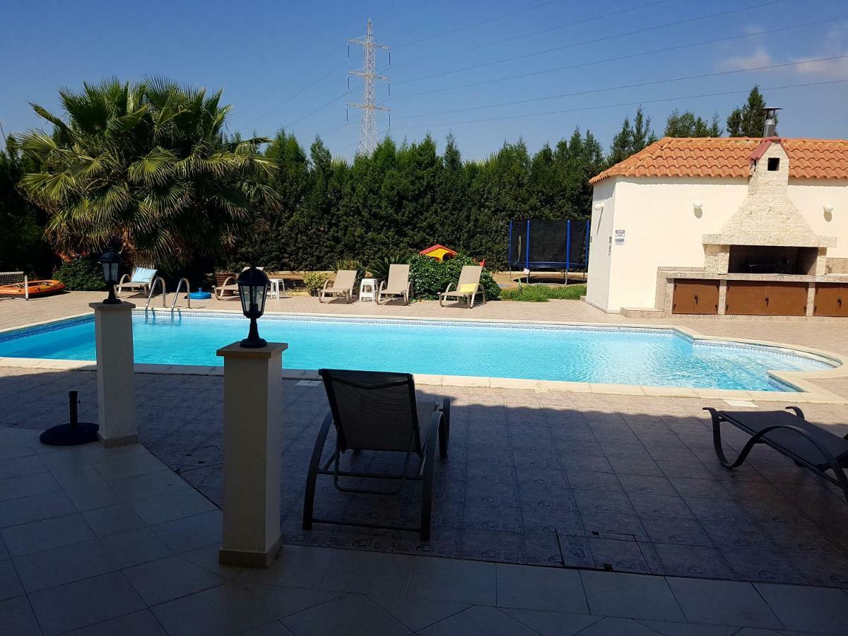 Villa Mansion 12 à Larnaca Extérieur photo
