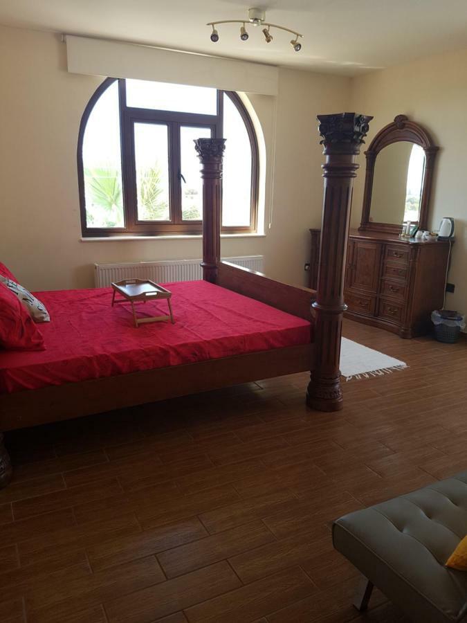 Villa Mansion 12 à Larnaca Extérieur photo