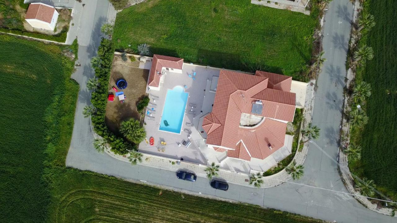 Villa Mansion 12 à Larnaca Extérieur photo
