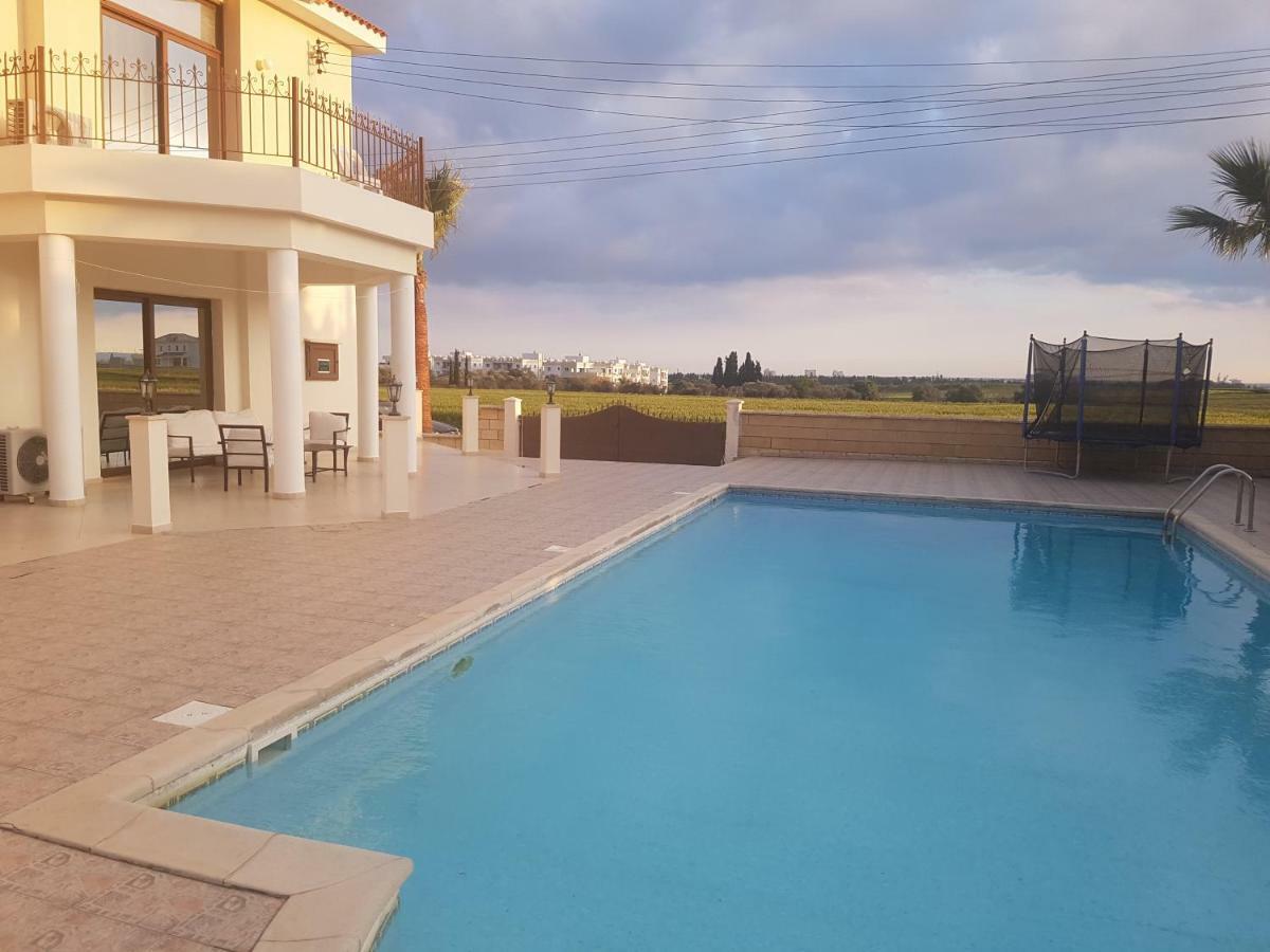 Villa Mansion 12 à Larnaca Extérieur photo